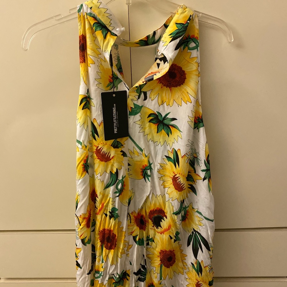 Pretty Little Thing - white sunflower swing dress